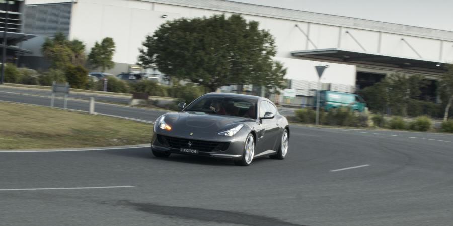  Ferrari GTC4Lusso 2016 года  (AU) (фото 12 из 32)